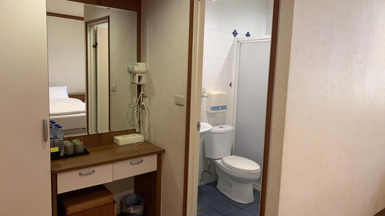 Xiu Shui Hotel Юйчі Екстер'єр фото
