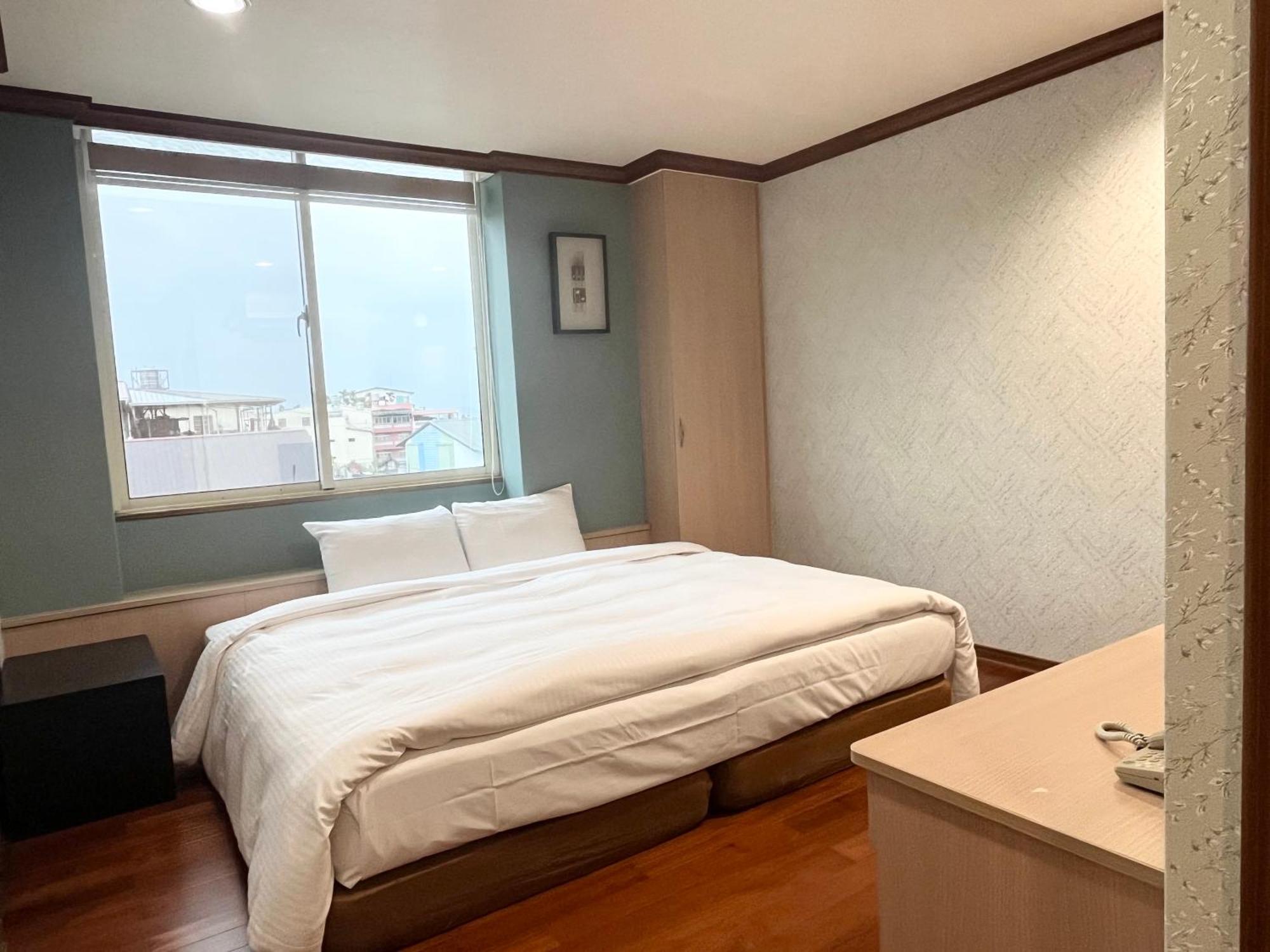 Xiu Shui Hotel Юйчі Екстер'єр фото