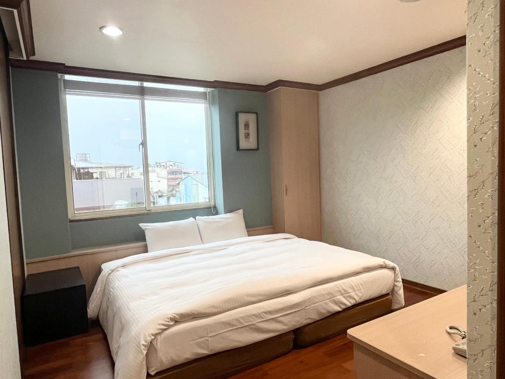 Xiu Shui Hotel Юйчі Екстер'єр фото