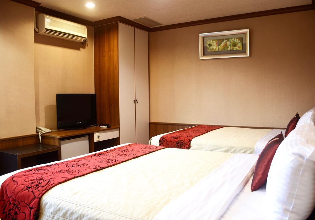 Xiu Shui Hotel Юйчі Екстер'єр фото