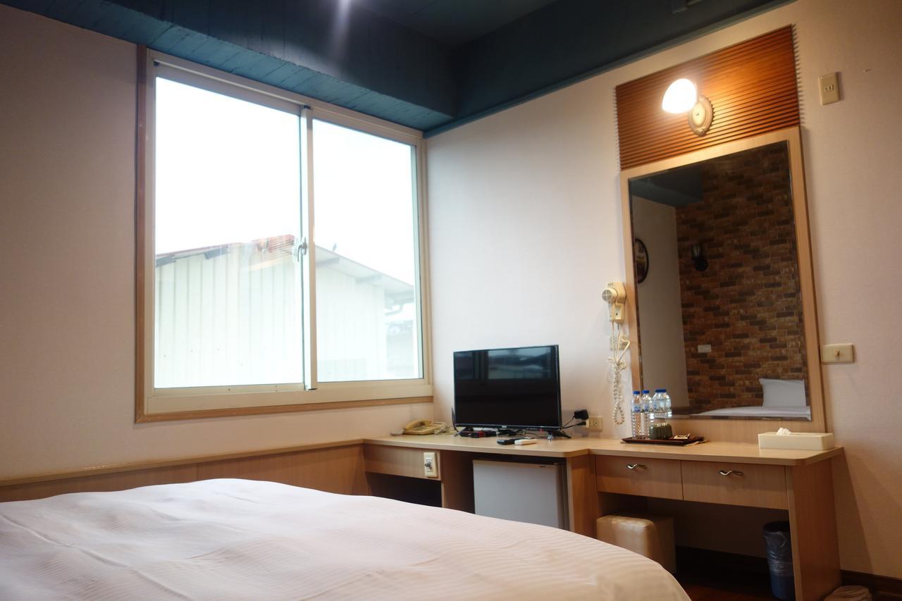 Xiu Shui Hotel Юйчі Екстер'єр фото